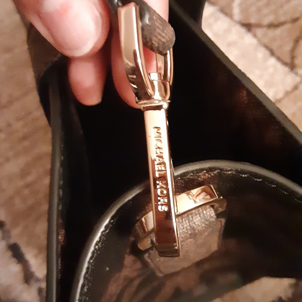 Michael Kors Kensly 🤎 - Picture 9 of 10